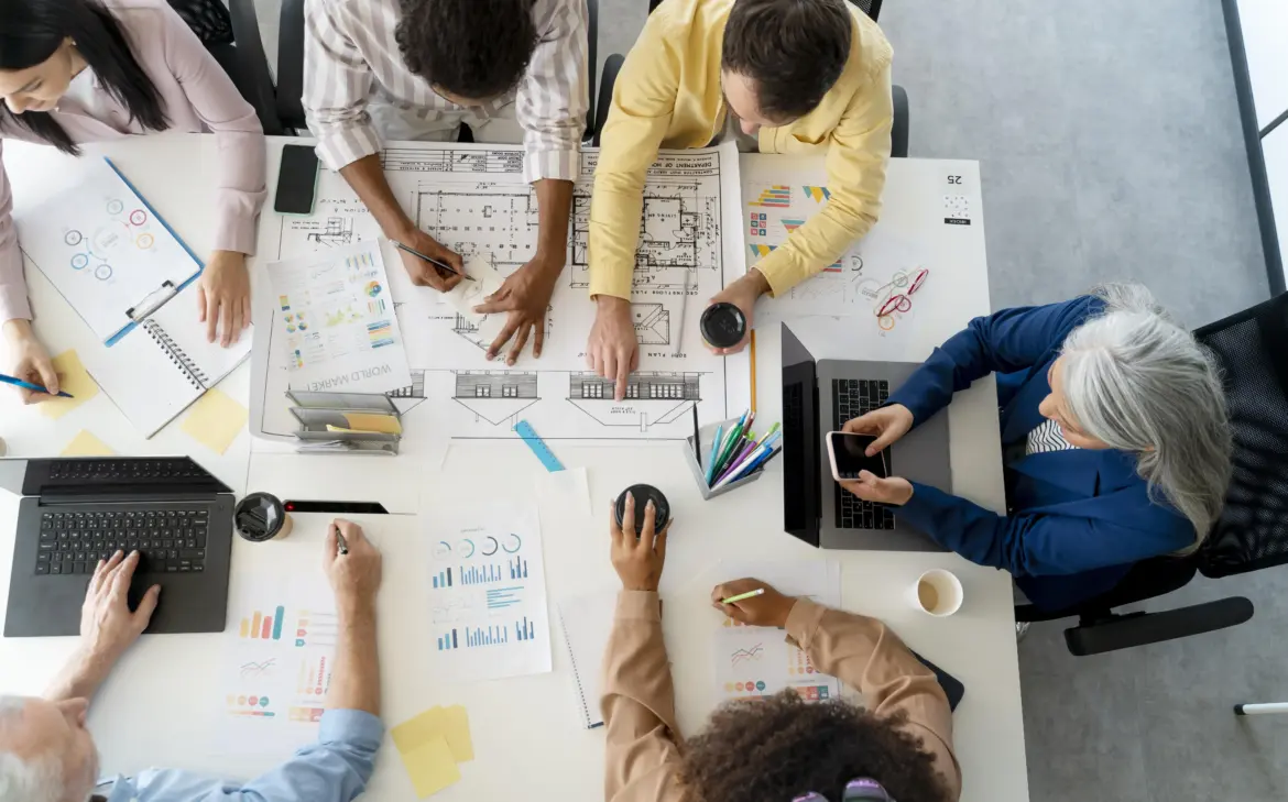 menschen-die-als-teamunternehmen-arbeiten